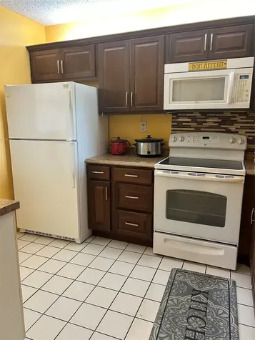 2860 Somerset Drive Lauderdale Lakes FL 33311