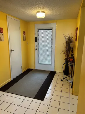 2860 Somerset Drive Lauderdale Lakes FL 33311
