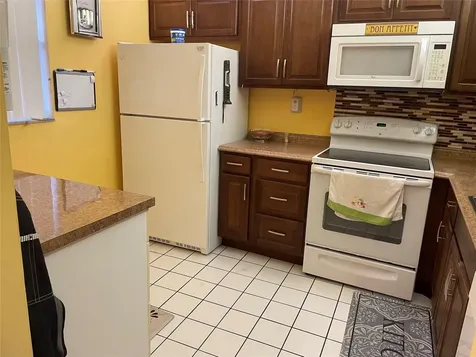 2860 Somerset Drive Lauderdale Lakes FL 33311