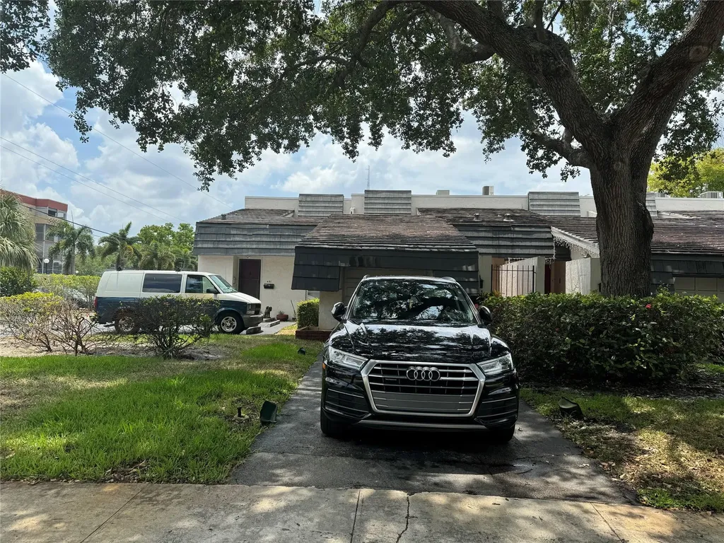 455 NW 68th Avenue Plantation FL 33317