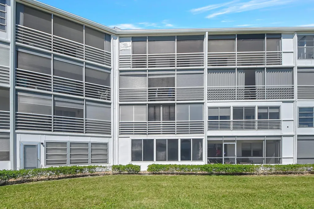 4015 Cornwall A Boca Raton FL 33434