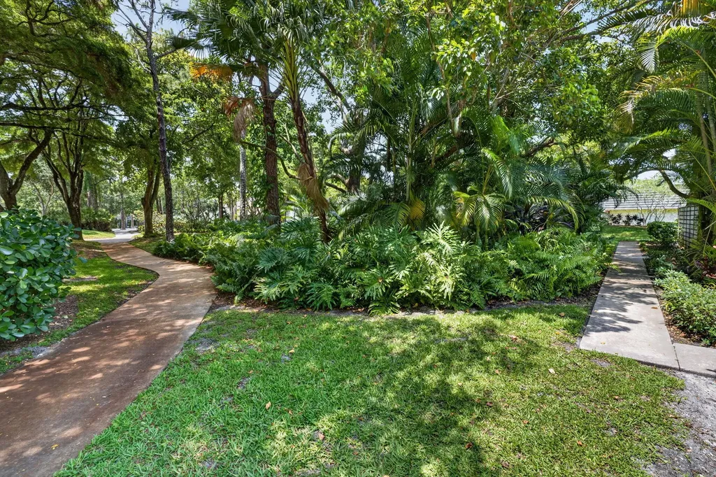 527 5th Terrace Palm Beach Gardens FL 33418