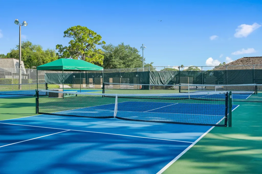 527 5th Terrace Palm Beach Gardens FL 33418