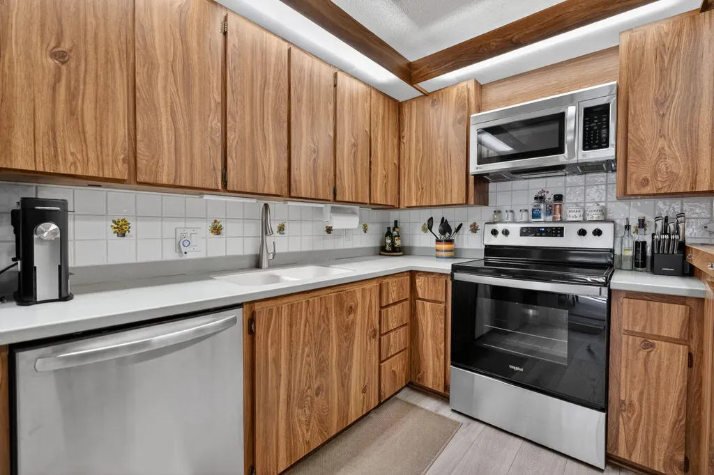 527 5th Terrace Palm Beach Gardens FL 33418