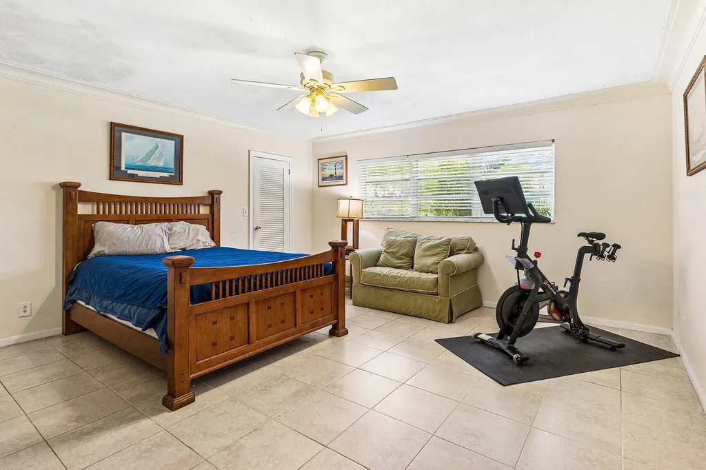 920 Emerald Row Gulf Stream FL 33483