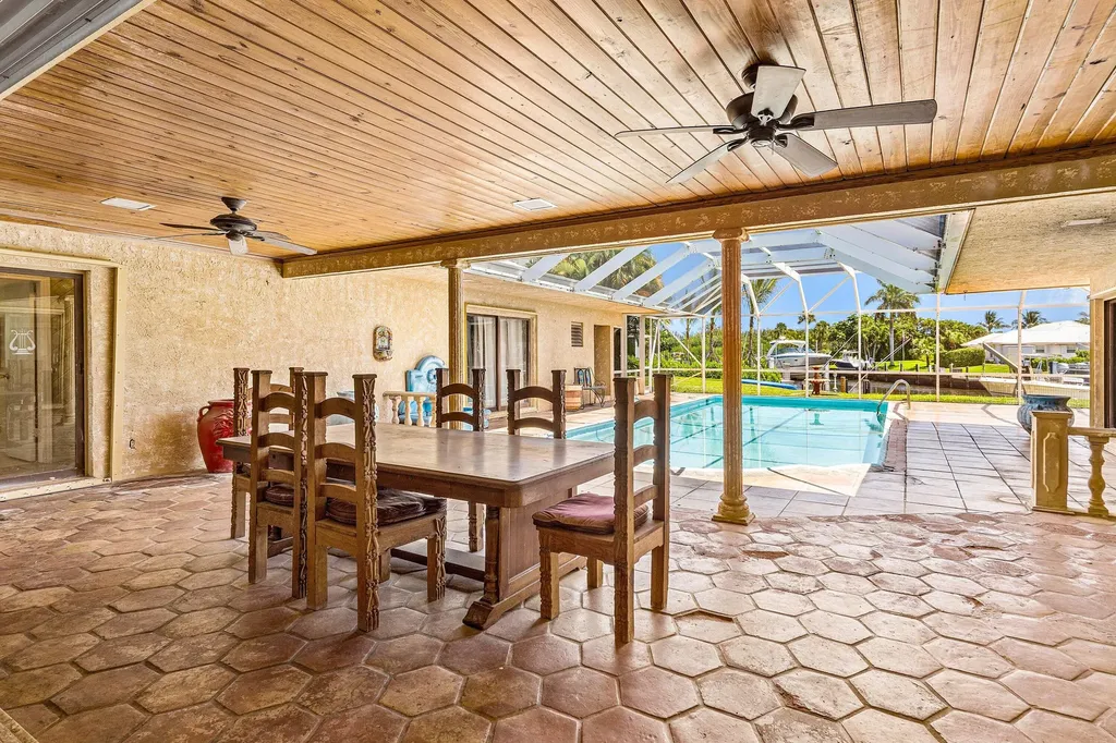 920 Emerald Row Gulf Stream FL 33483