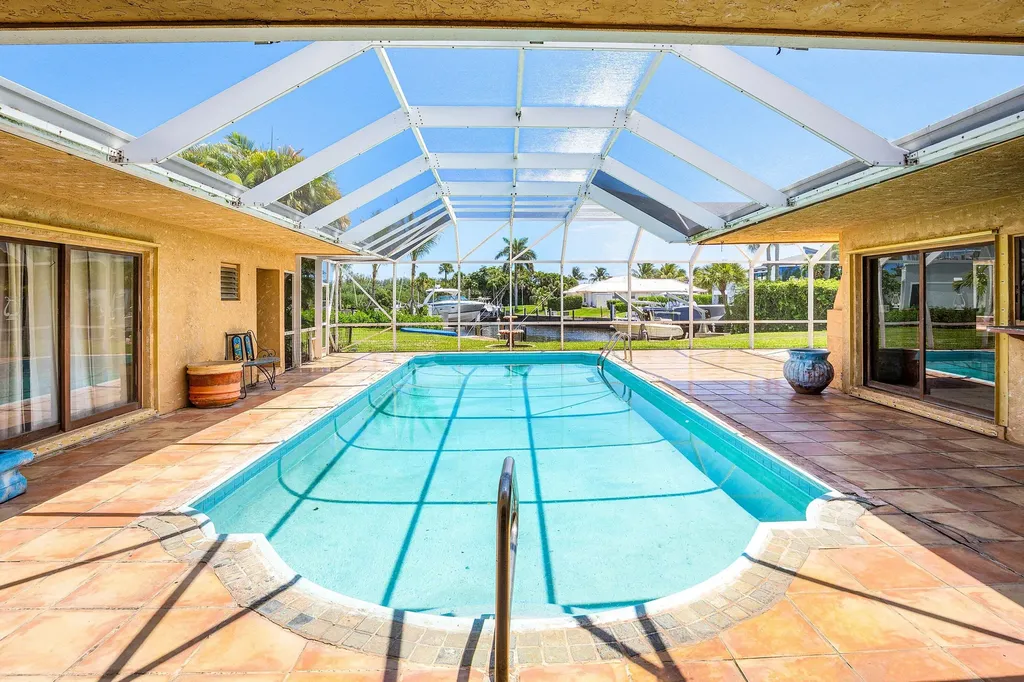 920 Emerald Row Gulf Stream FL 33483