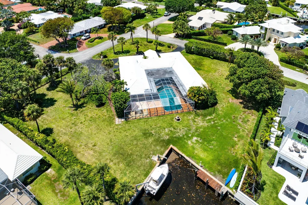 920 Emerald Row Gulf Stream FL 33483