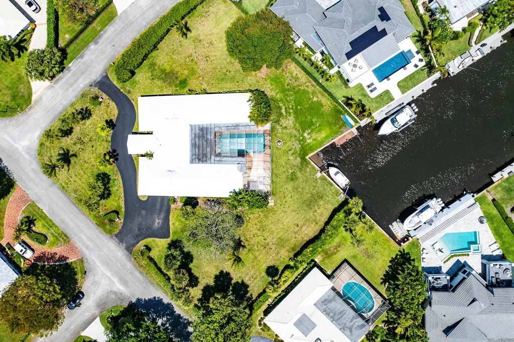 920 Emerald Row Gulf Stream FL 33483