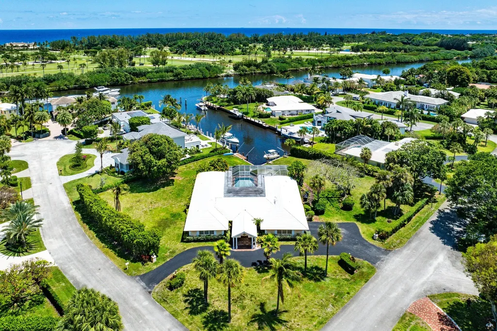 920 Emerald Row Gulf Stream FL 33483
