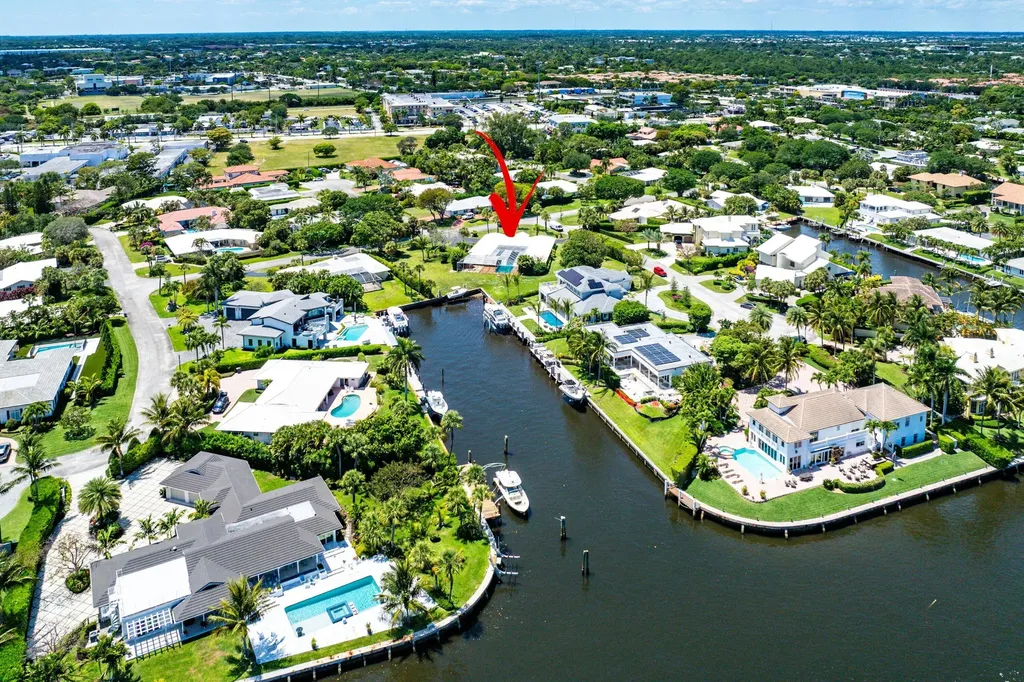 920 Emerald Row Gulf Stream FL 33483