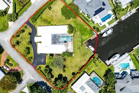 920 Emerald Row Gulf Stream FL 33483