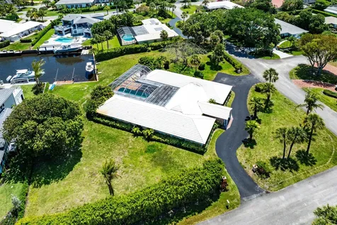 920 Emerald Row Gulf Stream FL 33483