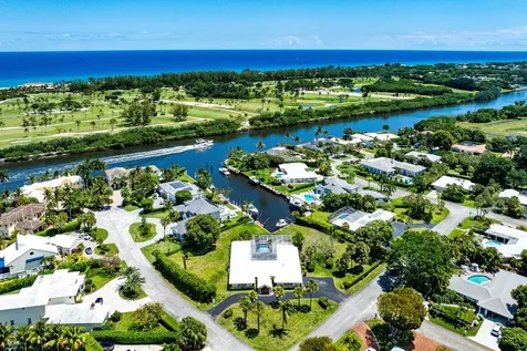 920 Emerald Row Gulf Stream FL 33483