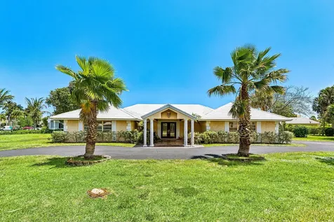 920 Emerald Row Gulf Stream FL 33483