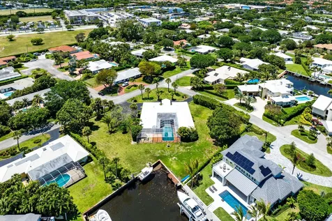 920 Emerald Row Gulf Stream FL 33483