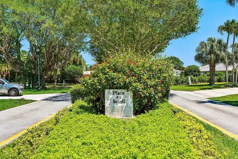 920 Emerald Row Gulf Stream FL 33483