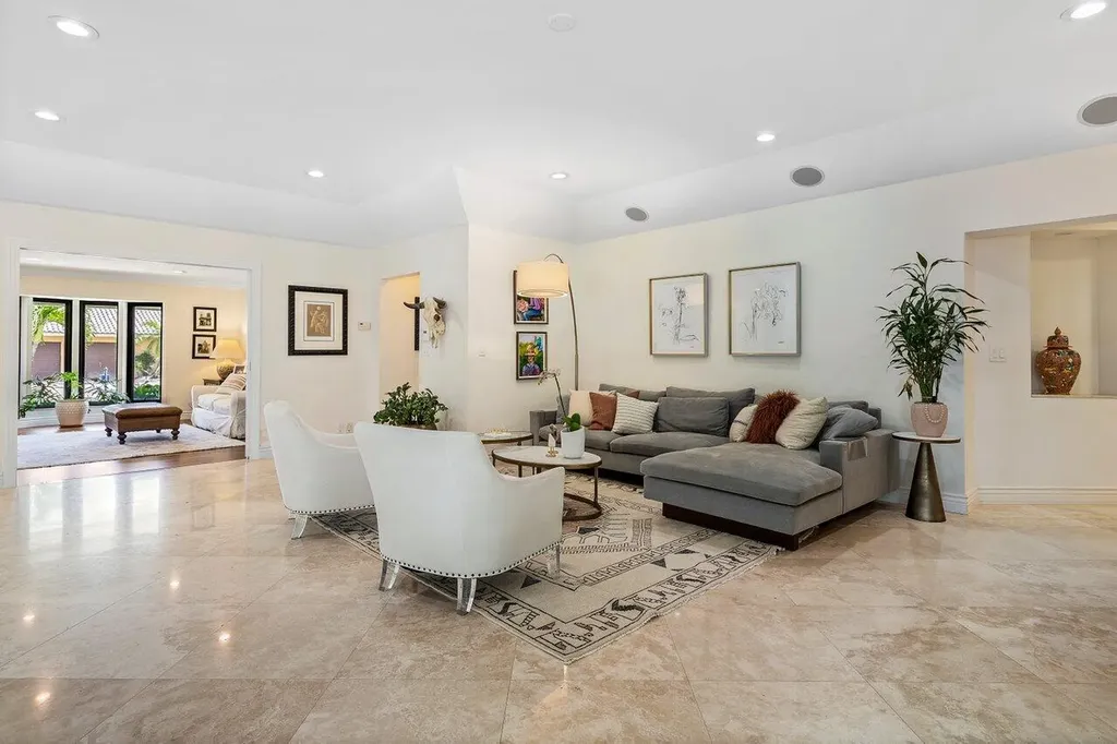 3765 Kings Way Boca Raton FL 33434