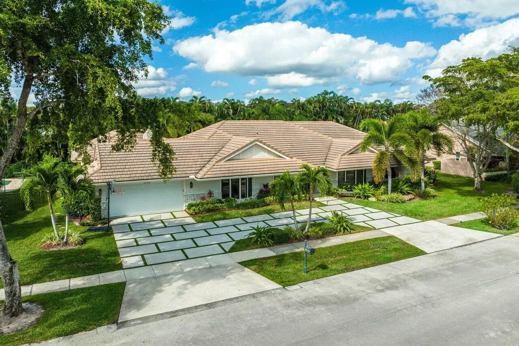 3765 Kings Way Boca Raton FL 33434