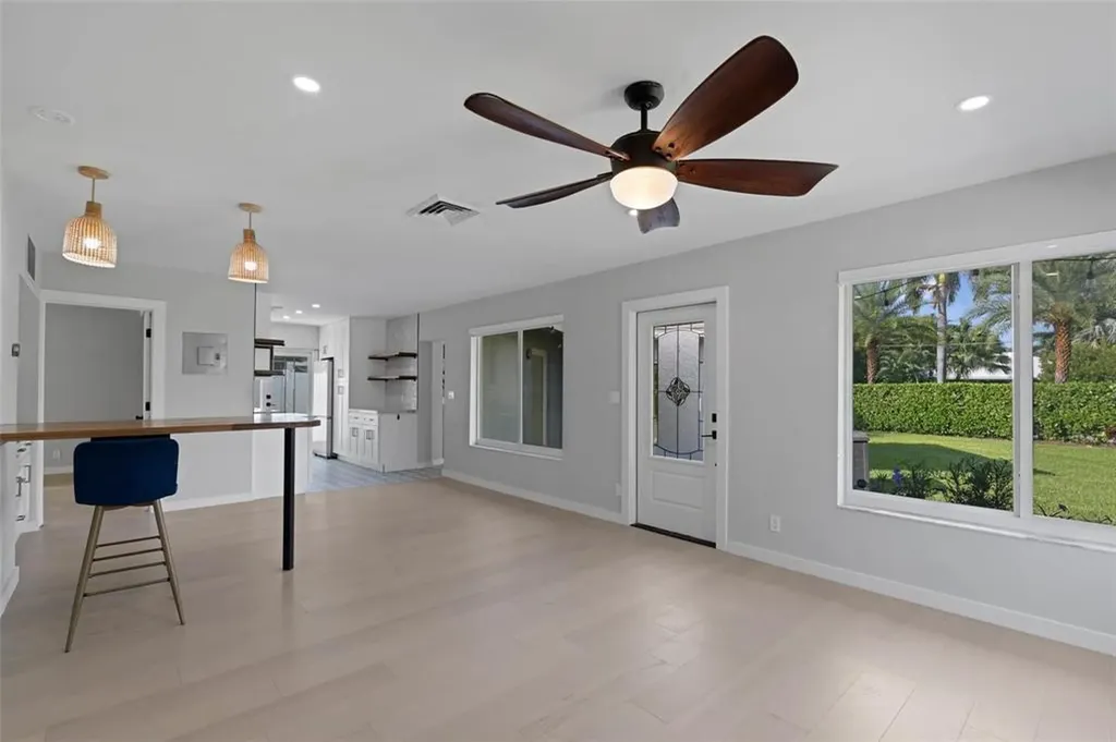 2000 SE 26th Avenue Fort Lauderdale FL 33316