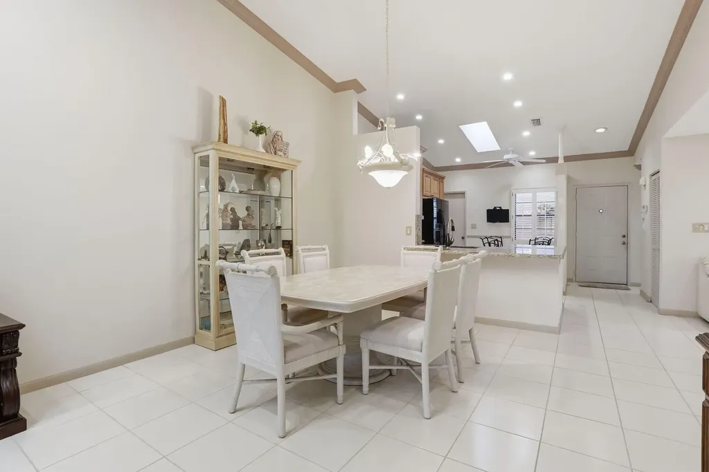 6329 Royal Manor Circle Delray Beach FL 33484
