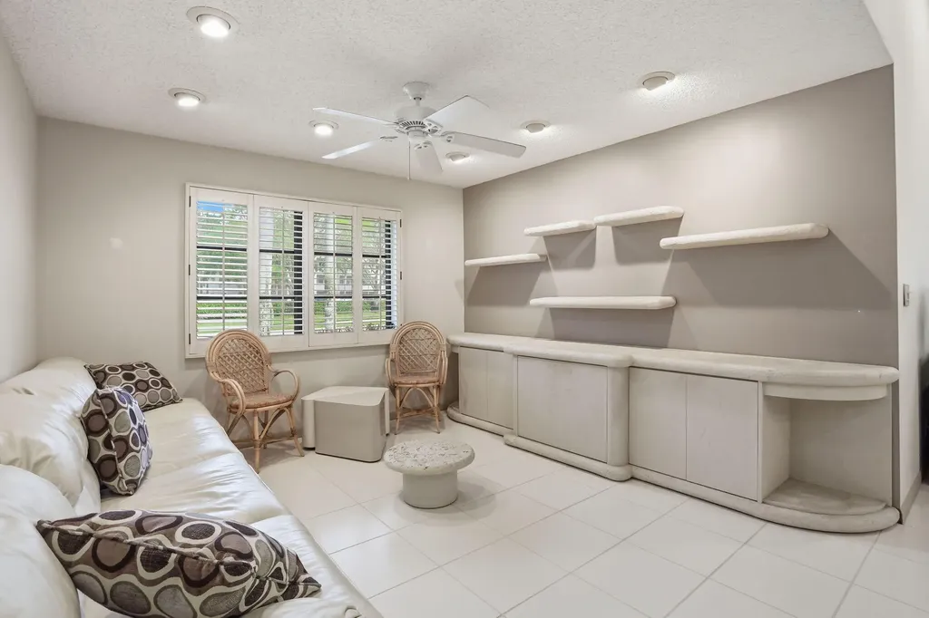 6329 Royal Manor Circle Delray Beach FL 33484