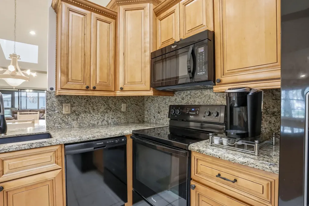 6329 Royal Manor Circle Delray Beach FL 33484