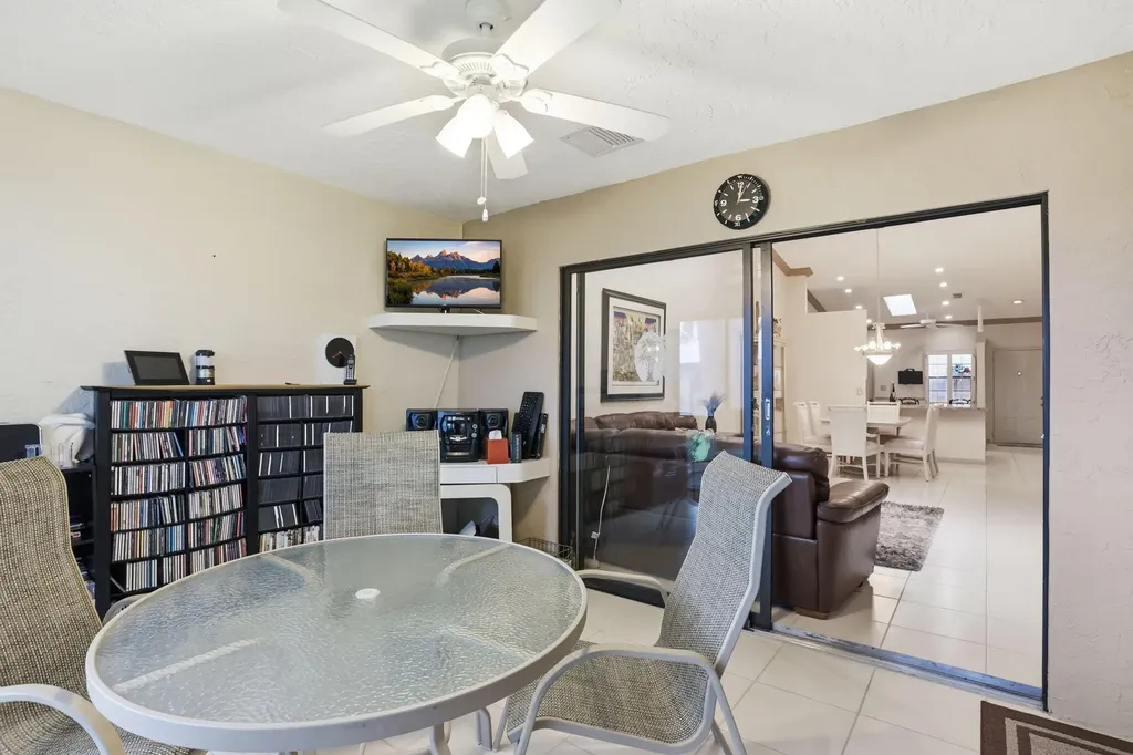 6329 Royal Manor Circle Delray Beach FL 33484