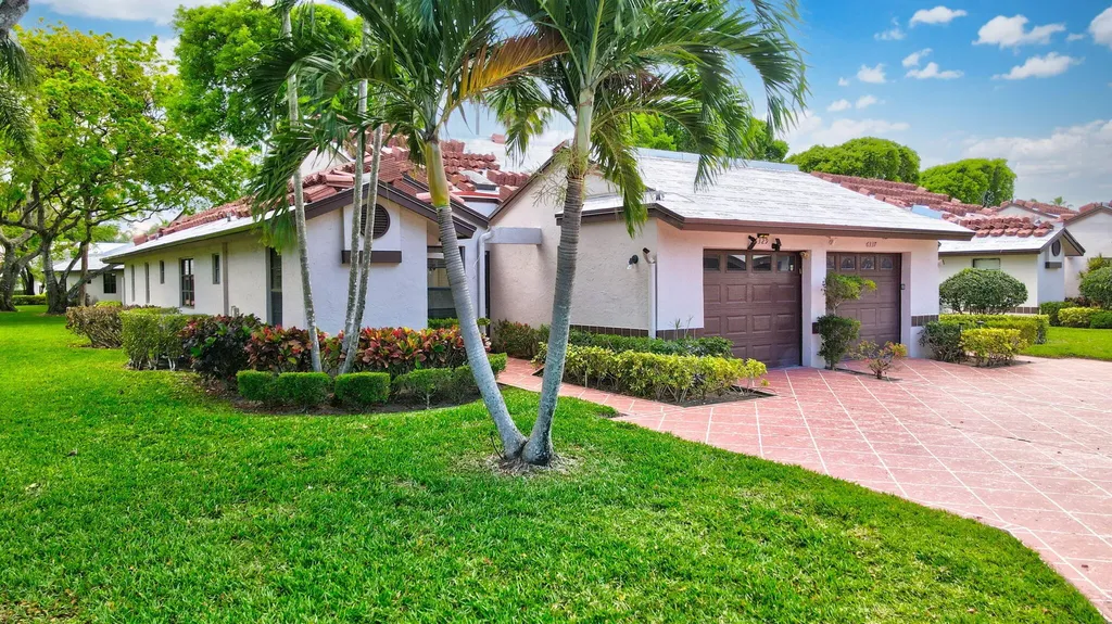 6329 Royal Manor Circle Delray Beach FL 33484