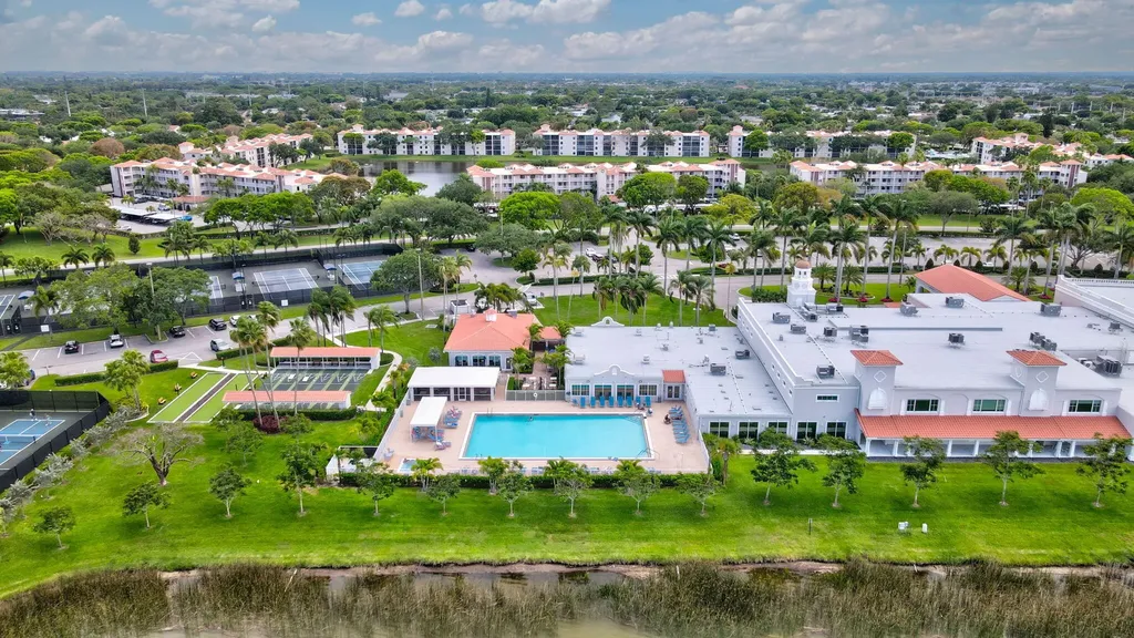 6329 Royal Manor Circle Delray Beach FL 33484
