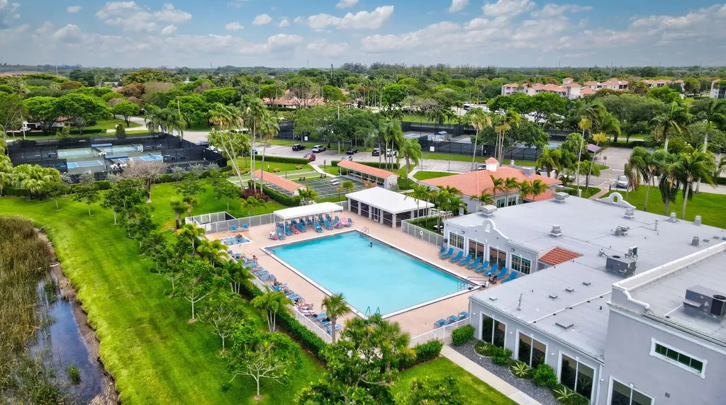 6329 Royal Manor Circle Delray Beach FL 33484