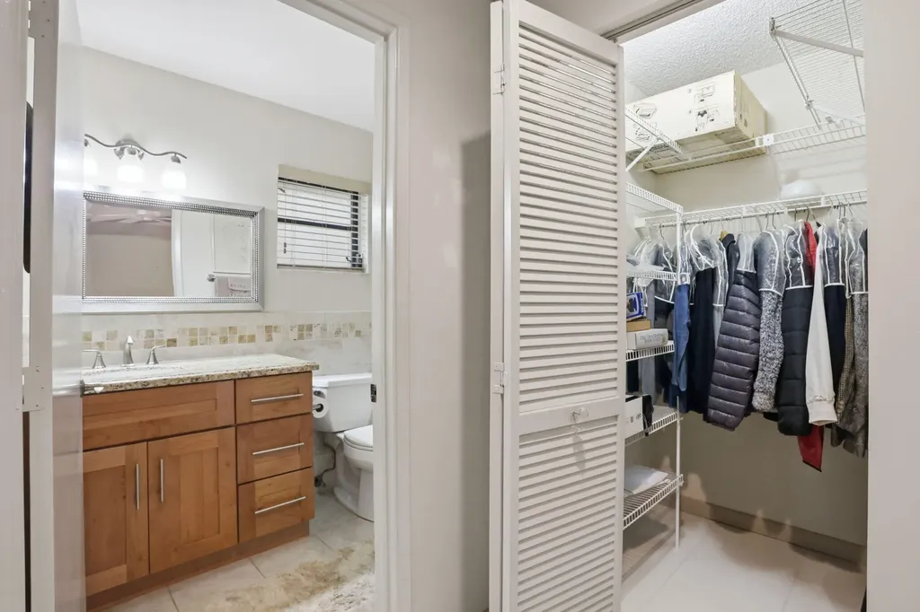 6329 Royal Manor Circle Delray Beach FL 33484