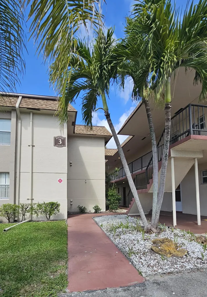 504 Davis Road Palm Springs FL 33461