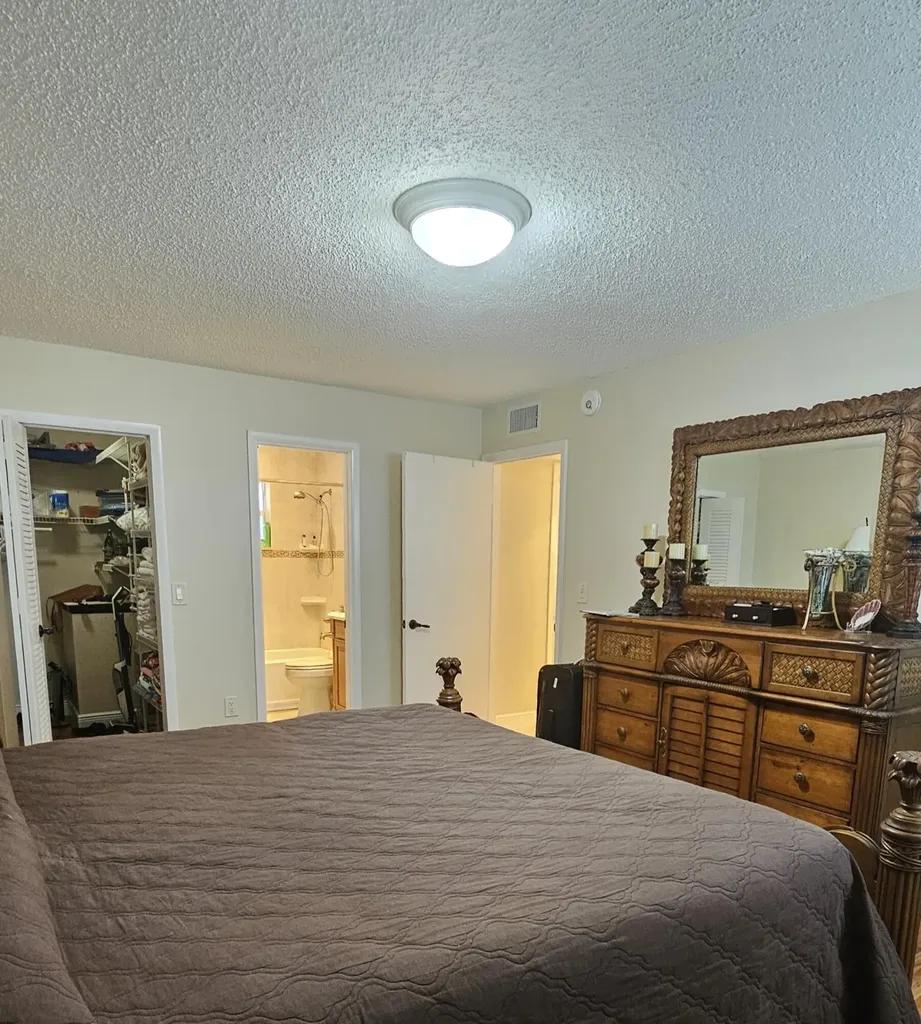 504 Davis Road Palm Springs FL 33461