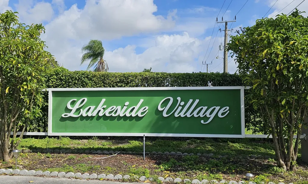 504 Davis Road Palm Springs FL 33461