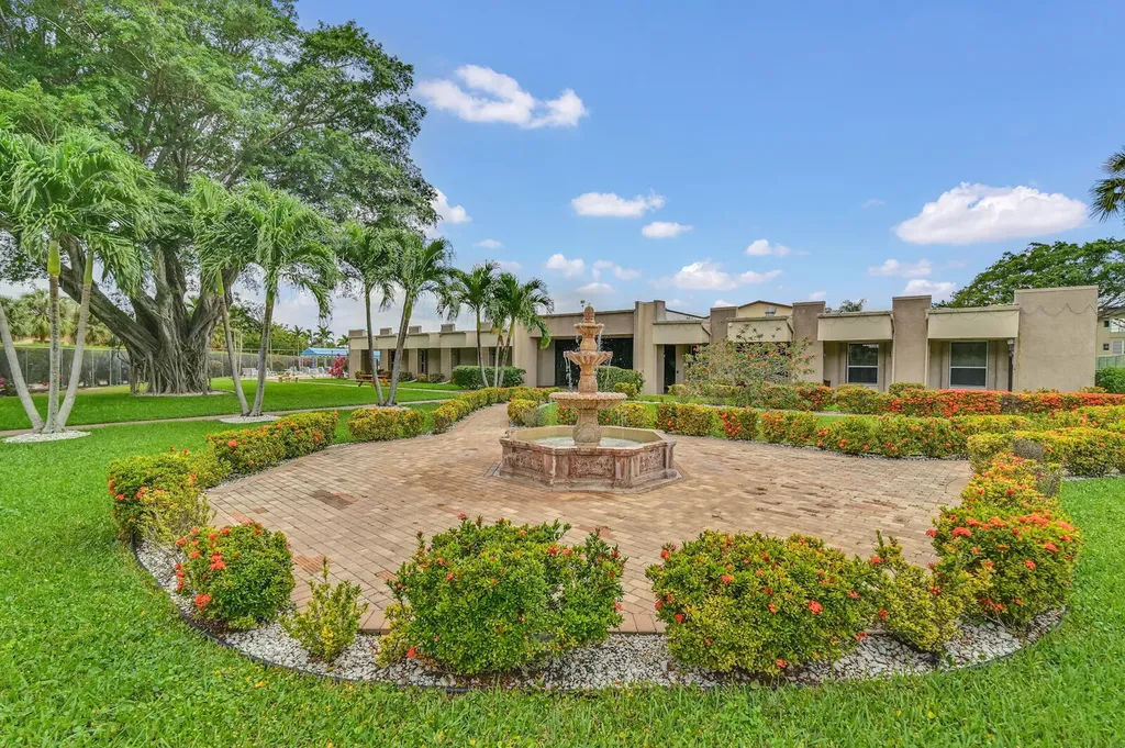 504 Davis Road Palm Springs FL 33461