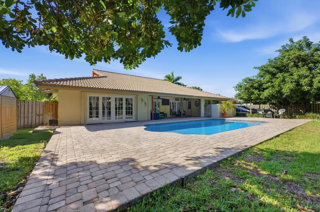 9924 NW 3rd Place Coral Springs FL 33071