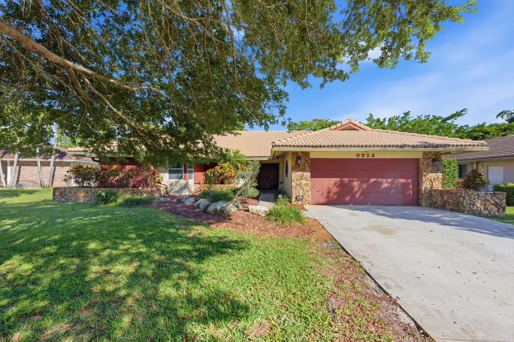 9924 NW 3rd Place Coral Springs FL 33071