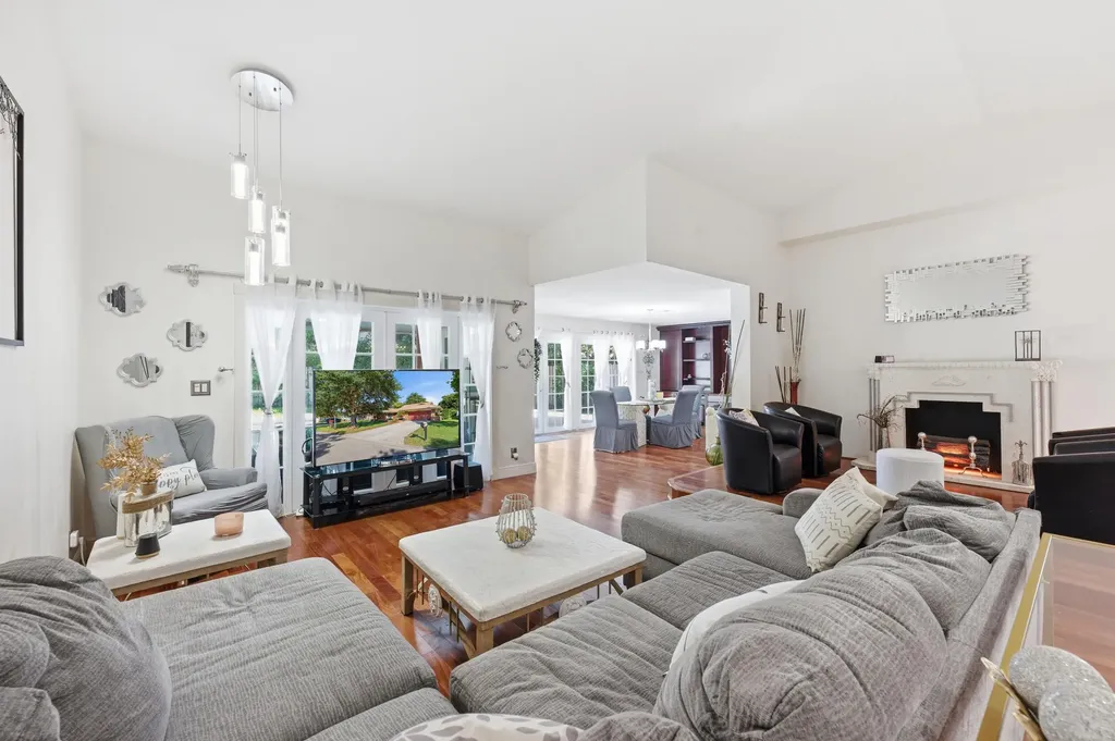 9924 NW 3rd Place Coral Springs FL 33071