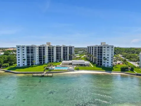 19800 Sandpointe Bay Drive Tequesta FL 33469