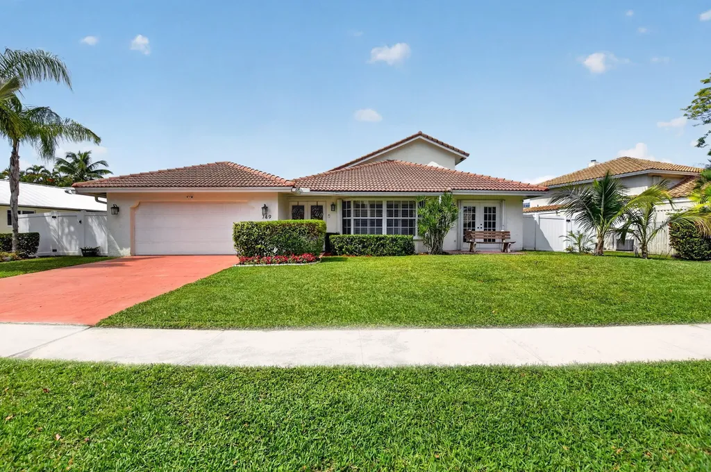 749 Camino Lakes Circle Boca Raton FL 33486