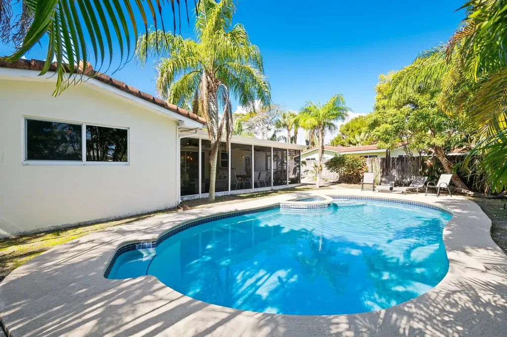 806 SE 9th Avenue Deerfield Beach FL 33441