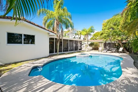 806 SE 9th Avenue Deerfield Beach FL 33441