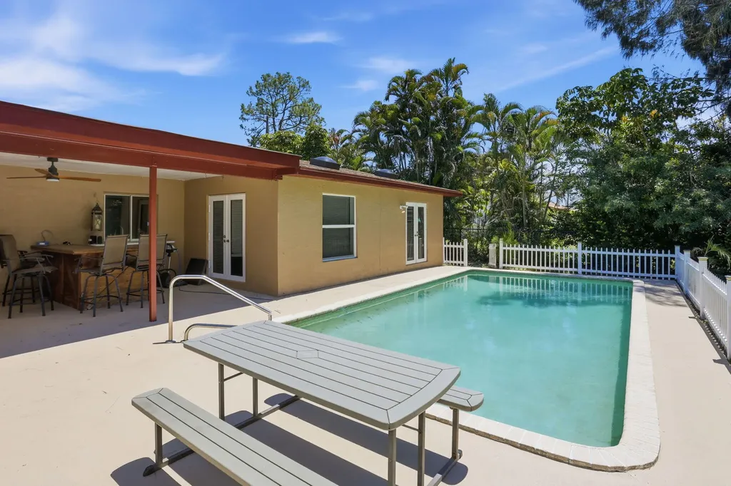 128 Barberton Road Lake Worth FL 33467