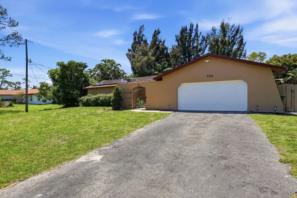 128 Barberton Road Lake Worth FL 33467