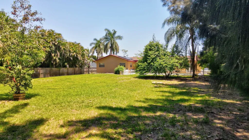 128 Barberton Road Lake Worth FL 33467