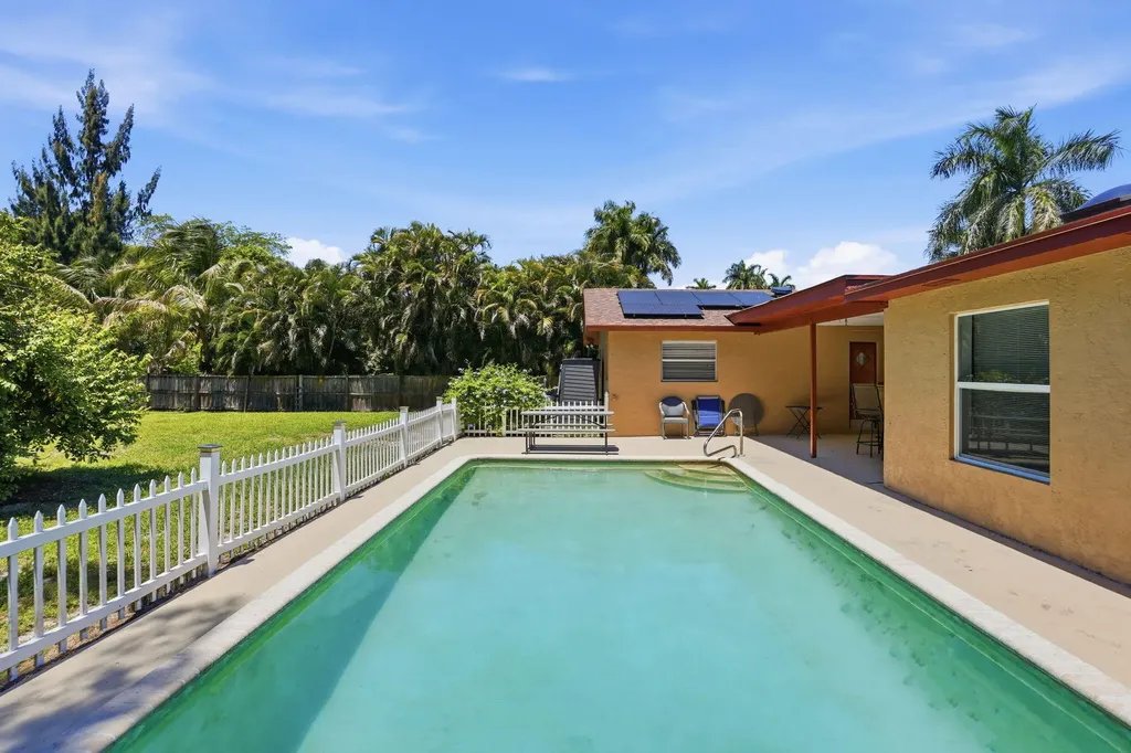 128 Barberton Road Lake Worth FL 33467
