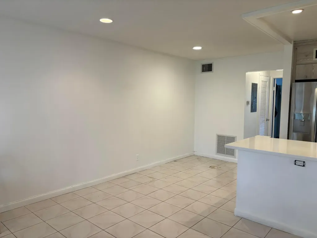 223 Coventry J West Palm Beach FL 33417