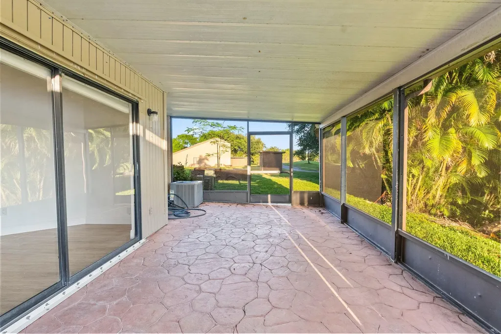 2142 SW 82nd Avenue Davie FL 33324