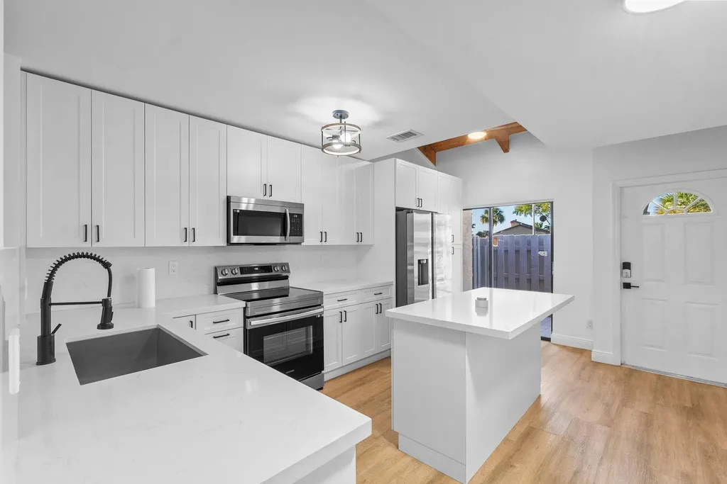 2142 SW 82nd Avenue Davie FL 33324